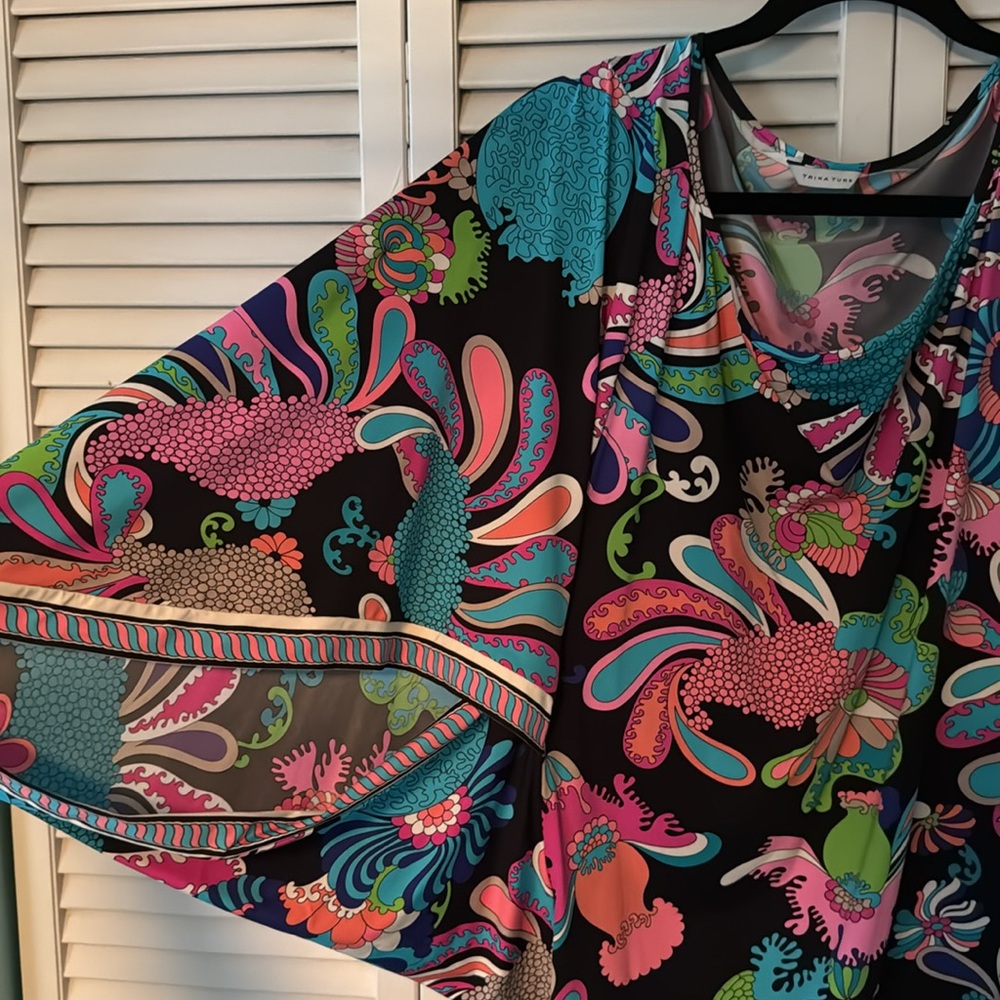 Trina Turk Sz Large Tunic Cover Up- Never worn. Beautiful Vibrant Tropical Color - Picture 2 of 4